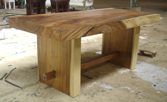 Saga Table for Tal Azolay